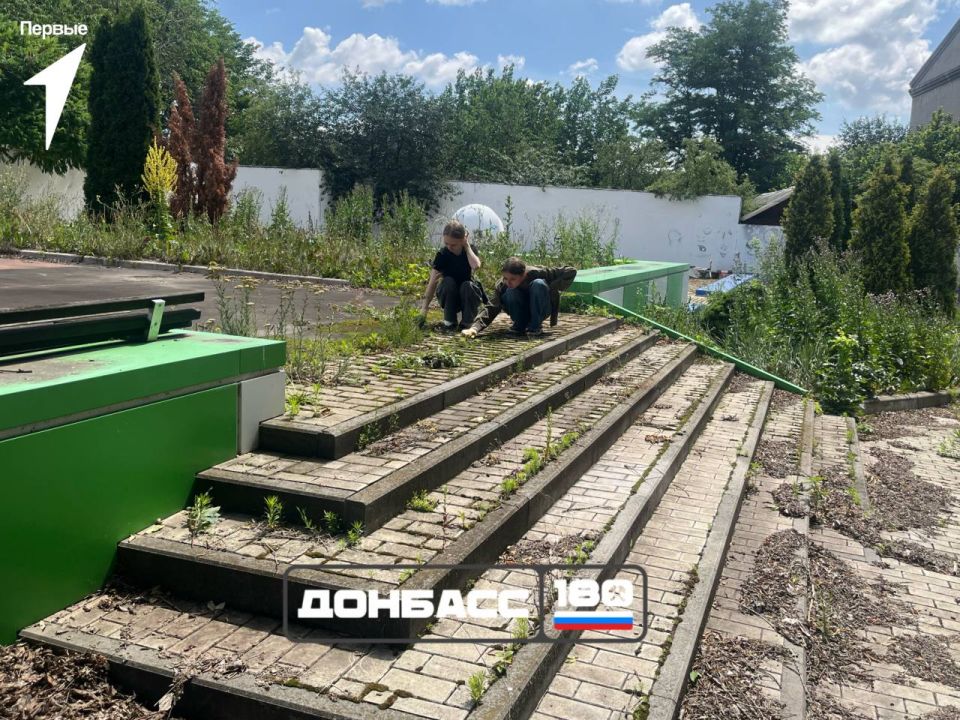 Субботник в детском парке! Субботник в детском парке!