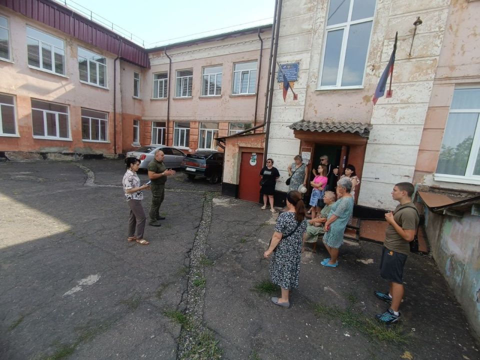 В Кировском районе прошла встреча с населением В Кировском районе прошла встреча с населением