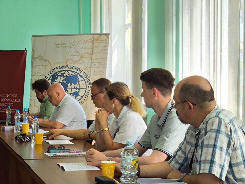 11 июля в Новоазовске состоялся круглый стол «Крымская война в исторической памяти жителей Приазовья», посвящённый 170-летию боя у Кривой Косы 11 июля в Новоазовске состоялся круглый стол «Крымская война в исторической памяти жителей Приазовья», посвящённый 170-летию боя у Кривой Косы