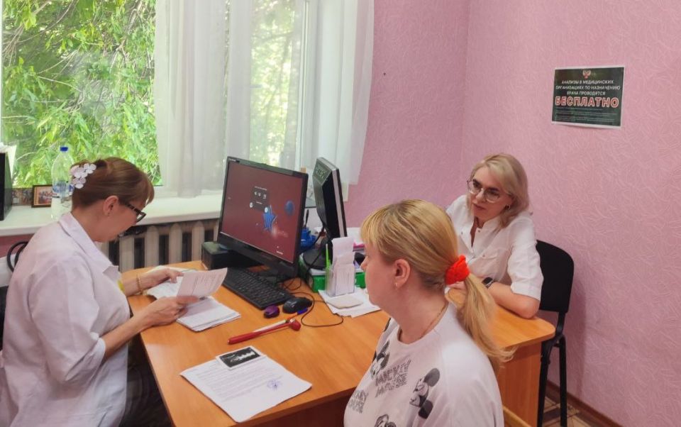 Консультативная бригада в больнице г. Харцызске Консультативная бригада в больнице г. Харцызске