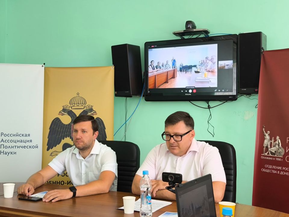 11 июля в Новоазовске состоялся круглый стол «Крымская война в исторической памяти жителей Приазовья», посвящённый 170-летию боя у Кривой Косы 11 июля в Новоазовске состоялся круглый стол «Крымская война в исторической памяти жителей Приазовья», посвящённый 170-летию боя у Кривой Косы