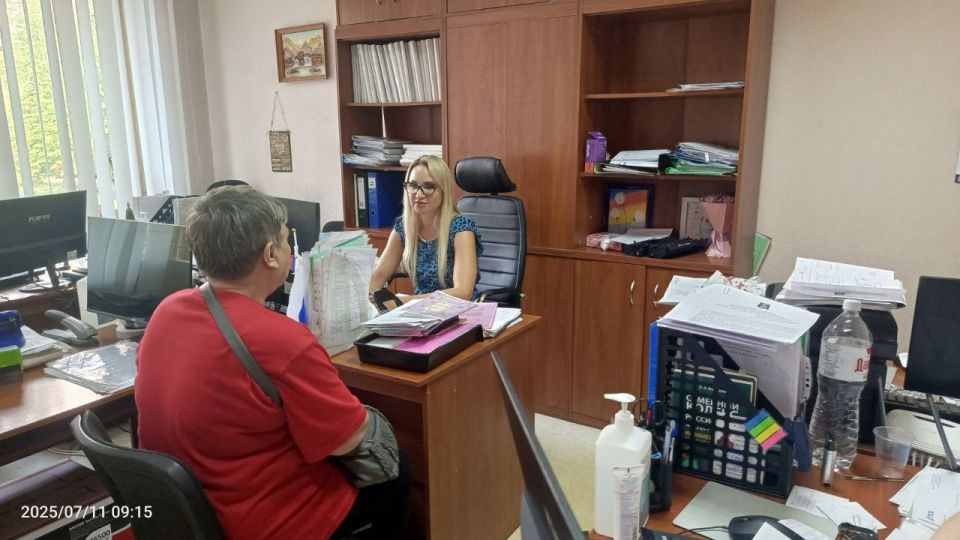 Валентин Левченко: В рамках Недели правовой помощи, в Управе, за "круглым столом", прошла встреча сотрудников правового отдела Управы, отдела образования, «Центра первичной медико-санитарной помощи №4», отдела опеки и... Валентин Левченко: В рамках Недели правовой помощи, в Управе, за "круглым столом", прошла встреча сотрудников правового отдела Управы, отдела образования, «Центра первичной медико-санитарной помощи №4», отдела опеки и...