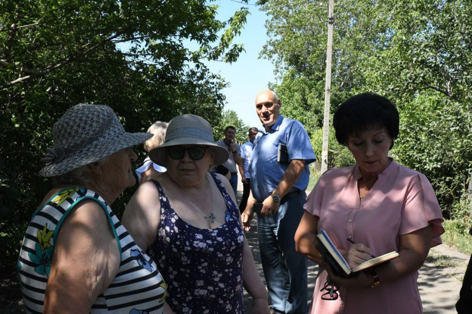 Александр Подгорный: 10 июля Глава Донецкой Народной Республики Денис Владимирович Пушилин провел встречу с жителями поселка Войково в Макеевке Александр Подгорный: 10 июля Глава Донецкой Народной Республики Денис Владимирович Пушилин провел встречу с жителями поселка Войково в Макеевке