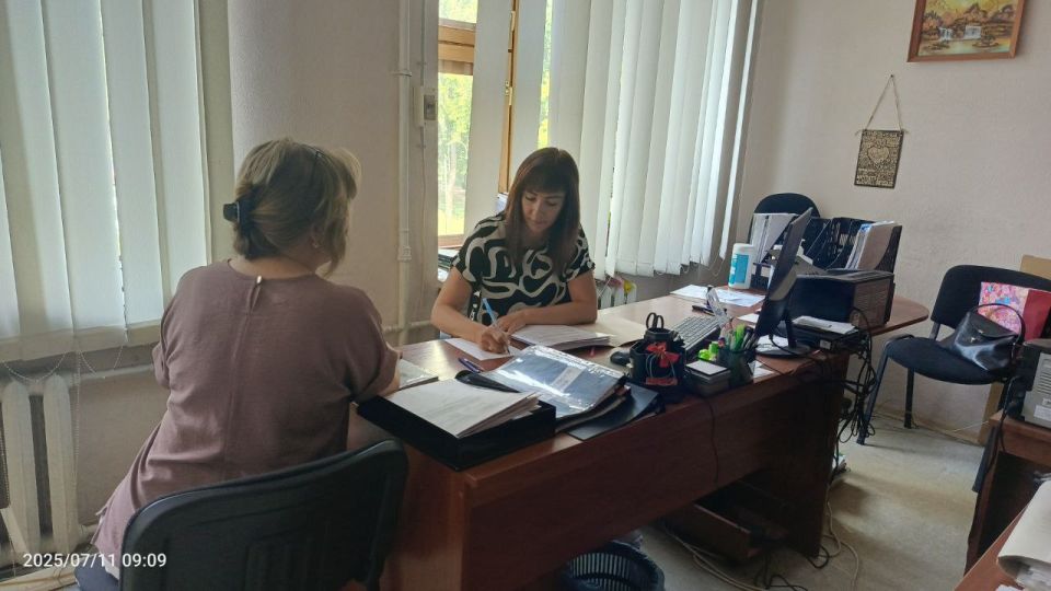 Валентин Левченко: В рамках Недели правовой помощи, в Управе, за "круглым столом", прошла встреча сотрудников правового отдела Управы, отдела образования, «Центра первичной медико-санитарной помощи №4», отдела опеки и... Валентин Левченко: В рамках Недели правовой помощи, в Управе, за "круглым столом", прошла встреча сотрудников правового отдела Управы, отдела образования, «Центра первичной медико-санитарной помощи №4», отдела опеки и...