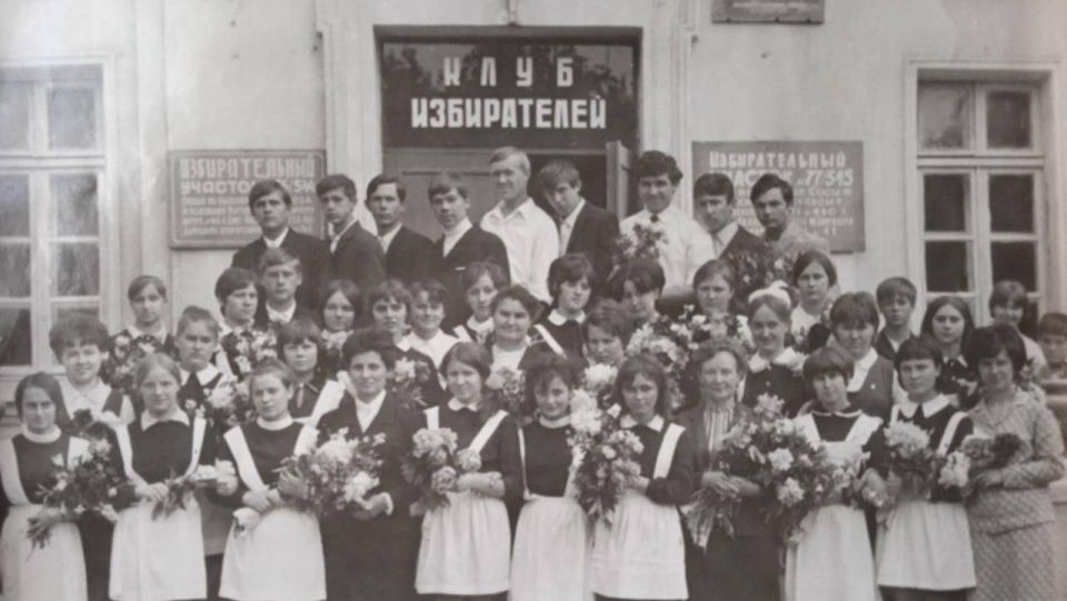 В Мариуполе прошла встреча выпускников, которые выпустились из школы в 1968 году В Мариуполе прошла встреча выпускников, которые выпустились из школы в 1968 году
