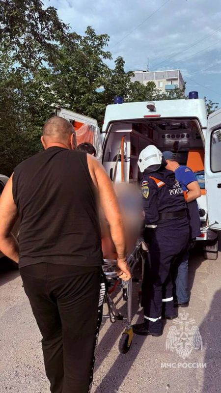 Сотрудники МЧС России спасли 68-летнюю жительницу Мариуполя Сотрудники МЧС России спасли 68-летнюю жительницу Мариуполя