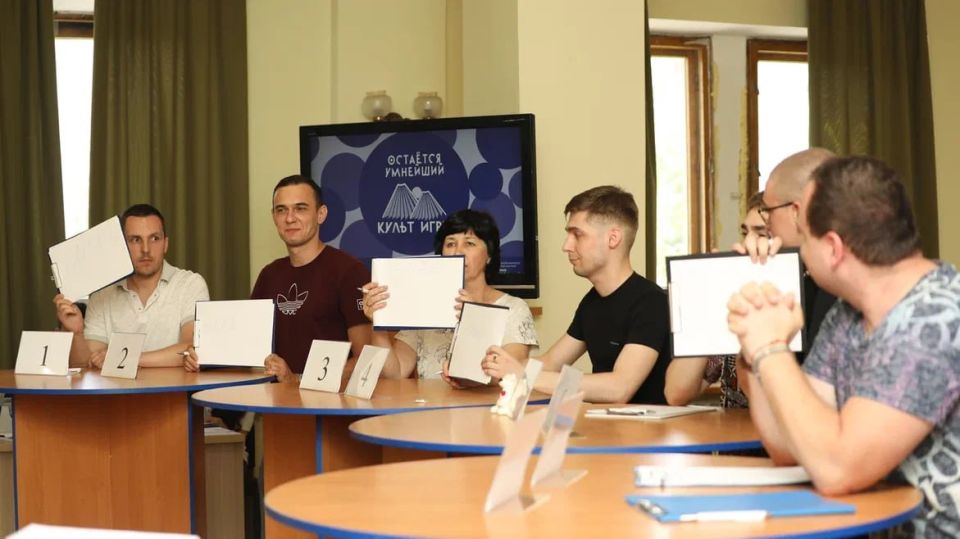 В Донецке выбрали победителя игры «Остаётся умнейший» В Донецке выбрали победителя игры «Остаётся умнейший»