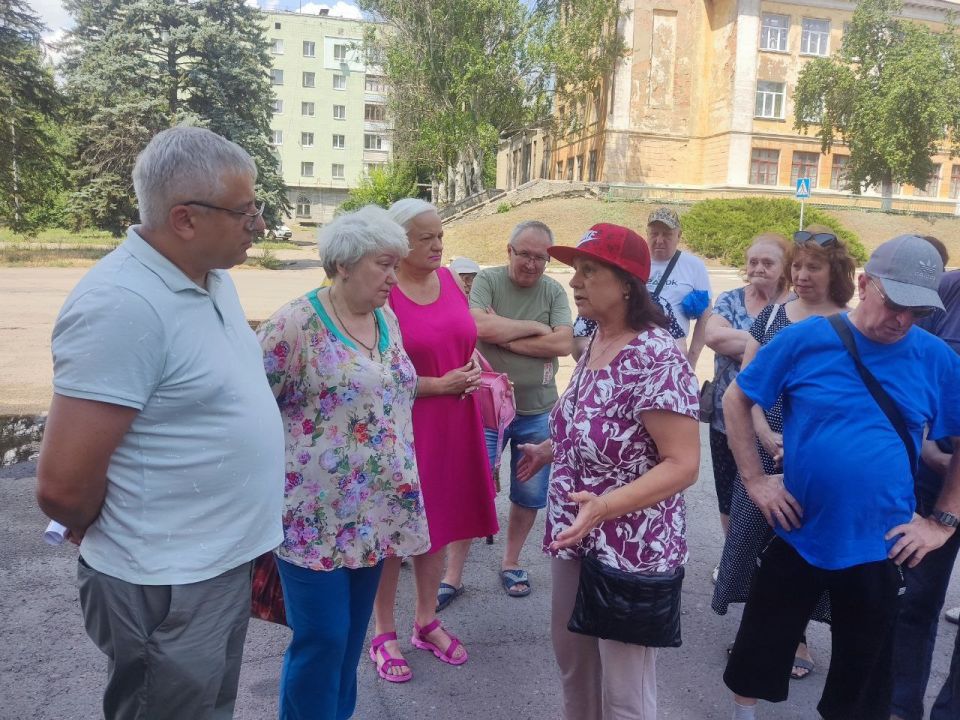 Юрий Будрин: Сегодня, 14 июля 2025 года, в рамках проекта "Управдом", реализуемого Единой Россией, в Кировском районе г. Донецка, по адресу ул. Карла Маркса 10 прошла встреча с жителями Юрий Будрин: Сегодня, 14 июля 2025 года, в рамках проекта "Управдом", реализуемого Единой Россией, в Кировском районе г. Донецка, по адресу ул. Карла Маркса 10 прошла встреча с жителями