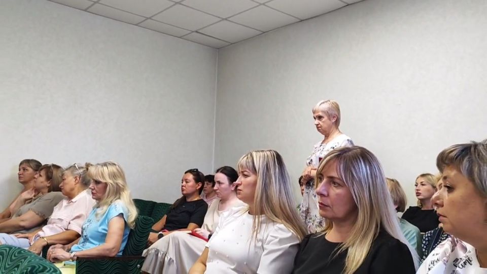Сергей Голубков, директор Республиканского центра предоставления мер социальной поддержки, провел встречи с жителями Моспино и Пролетарского внутригородского района Донецка Сергей Голубков, директор Республиканского центра предоставления мер социальной поддержки, провел встречи с жителями Моспино и Пролетарского внутригородского района Донецка