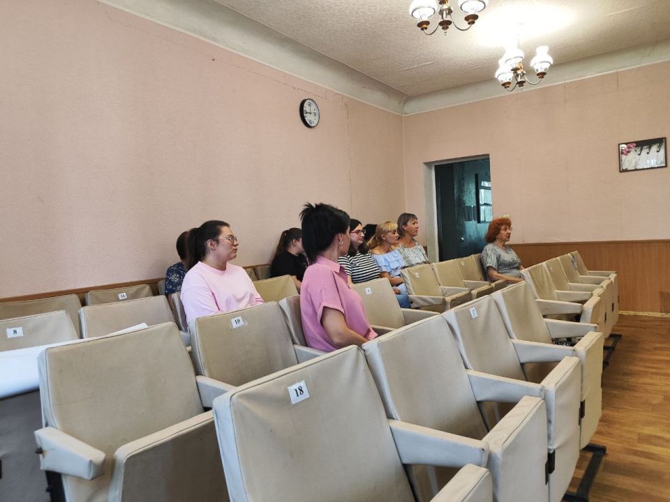 Сергей Голубков, директор Республиканского центра предоставления мер социальной поддержки, провел встречи с жителями Моспино и Пролетарского внутригородского района Донецка Сергей Голубков, директор Республиканского центра предоставления мер социальной поддержки, провел встречи с жителями Моспино и Пролетарского внутригородского района Донецка