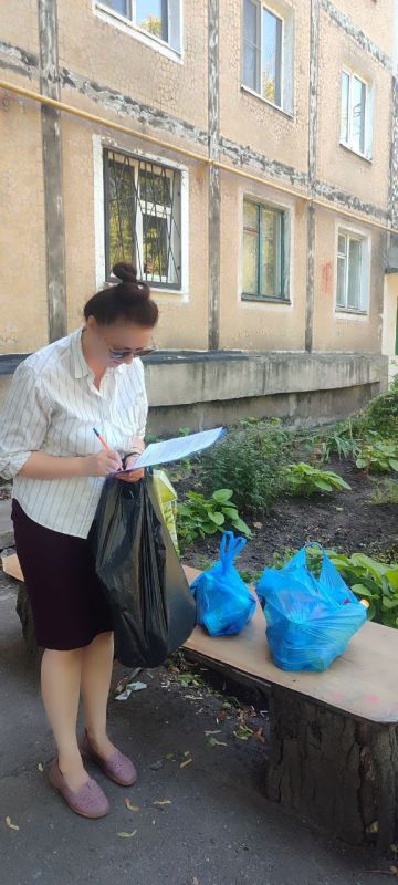 Гуманитарная помощь в Торезе: сотрудничество с "Благотворительным фондом Захара Прилепина" Гуманитарная помощь в Торезе: сотрудничество с "Благотворительным фондом Захара Прилепина"