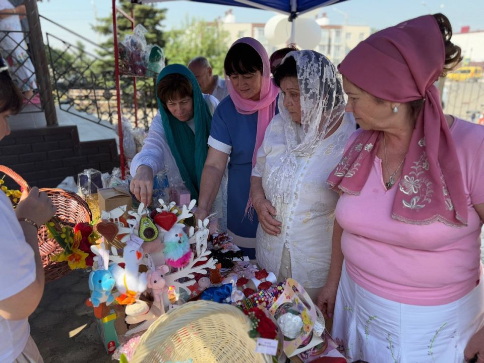«Это шанс на спасение чьей-то жизни»: в Волновахе прошел праздник милосердия «Белый цветок» «Это шанс на спасение чьей-то жизни»: в Волновахе прошел праздник милосердия «Белый цветок»