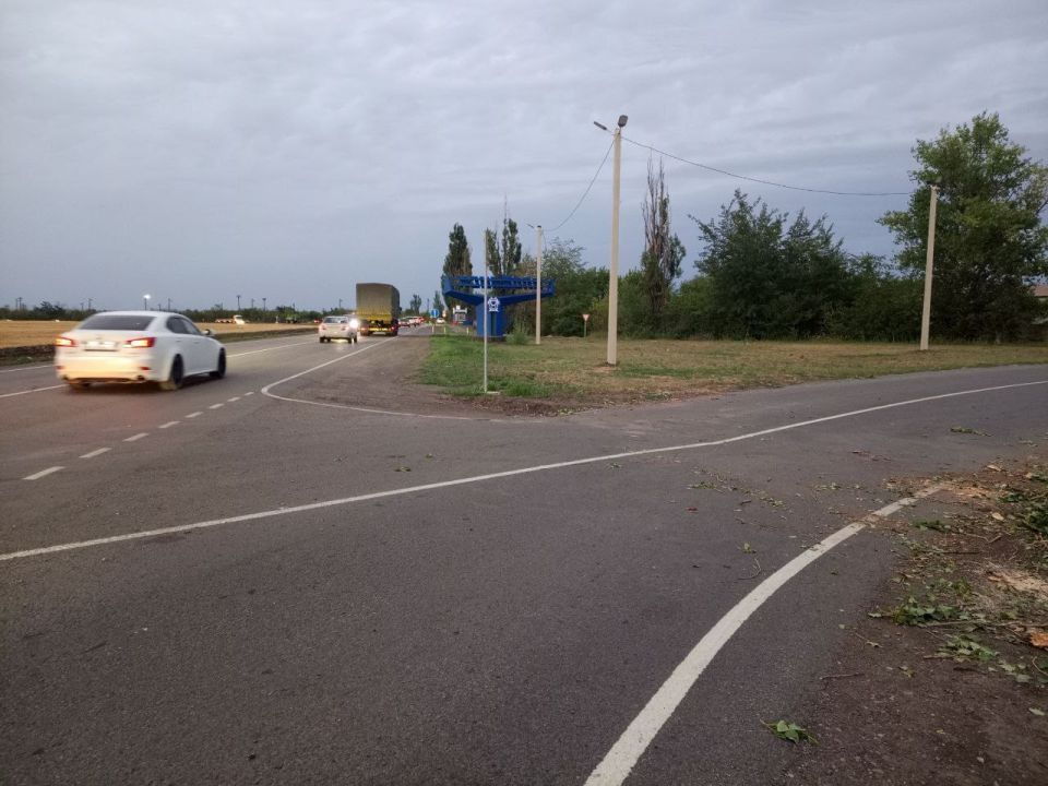 Оперативно ликвидируем последствия урагана на региональных дорогах Оперативно ликвидируем последствия урагана на региональных дорогах