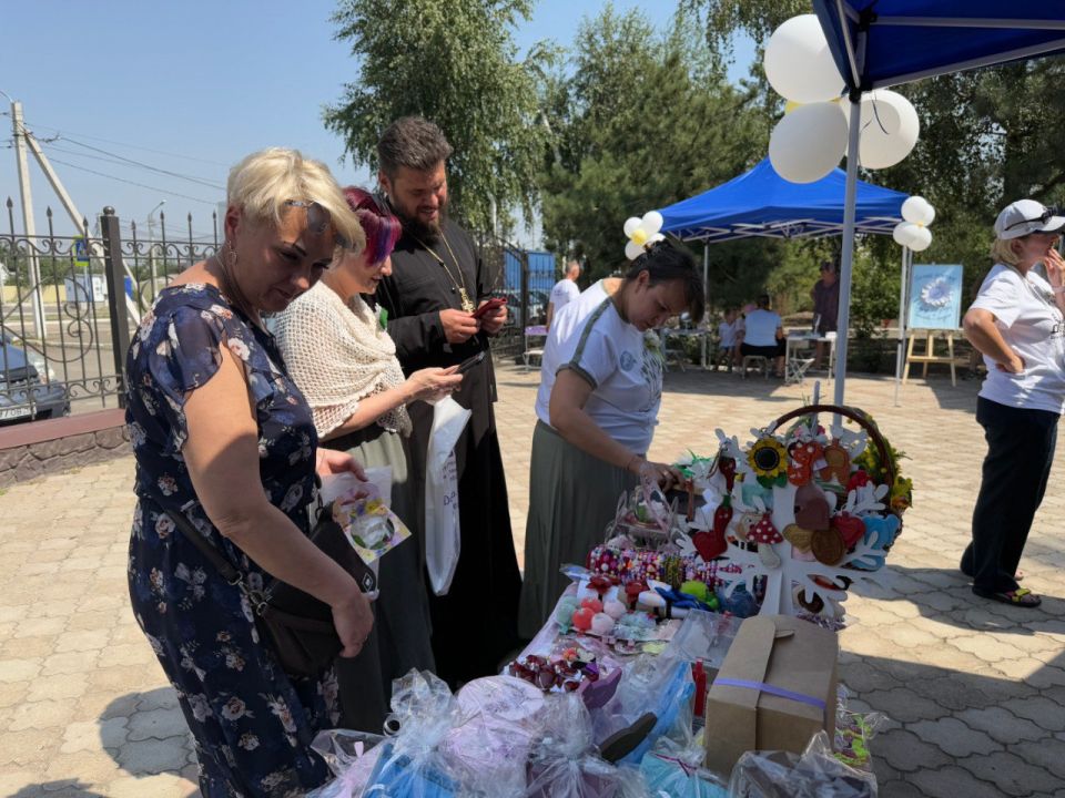 «Это шанс на спасение чьей-то жизни»: в Волновахе прошел праздник милосердия «Белый цветок» «Это шанс на спасение чьей-то жизни»: в Волновахе прошел праздник милосердия «Белый цветок»