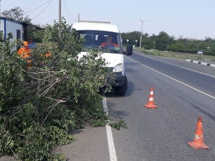 На дорогах общего пользования оперативно ликвидированы последствия вчерашней непогоды На дорогах общего пользования оперативно ликвидированы последствия вчерашней непогоды