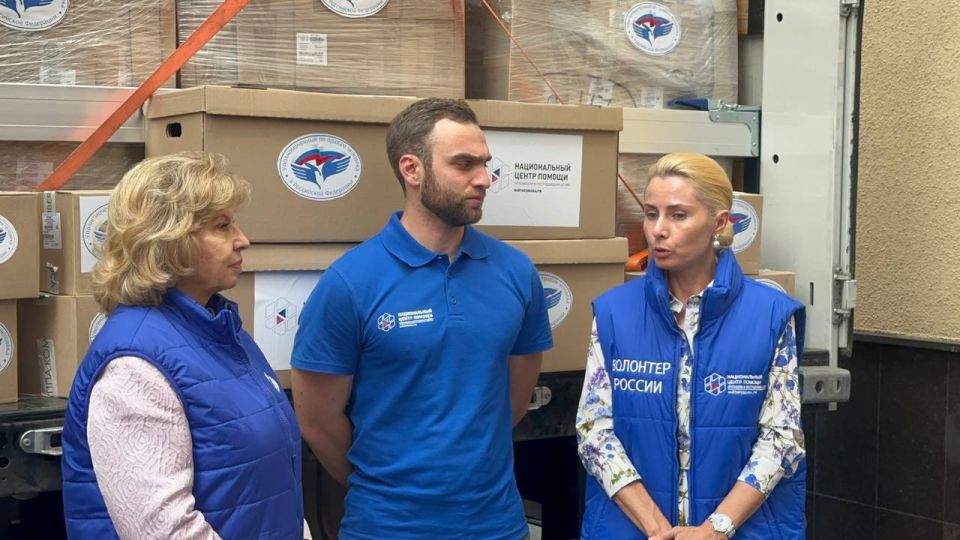 Татьяна Москалькова: От Дома прав человека в добрый путь в приграничные регионы направилась первая из трех фур гуманитарной колонны Татьяна Москалькова: От Дома прав человека в добрый путь в приграничные регионы направилась первая из трех фур гуманитарной колонны