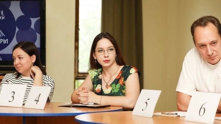 «Остается умнейший»: в Донецкой библиотеке имени Крупской подвели итоги интеллектуальной игры о Донбассе «Остается умнейший»: в Донецкой библиотеке имени Крупской подвели итоги интеллектуальной игры о Донбассе