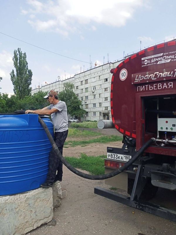 Сергей Желновач: В связи со сложной ситуацией водоснабжения на территории города Дебальцево, администрацией городского округа был организован подвоз воды на м-н Восточный, м-н 50 дет Победы, м-н Фестивальный, ГКДОУ «Детский... Сергей Желновач: В связи со сложной ситуацией водоснабжения на территории города Дебальцево, администрацией городского округа был организован подвоз воды на м-н Восточный, м-н 50 дет Победы, м-н Фестивальный, ГКДОУ «Детский...