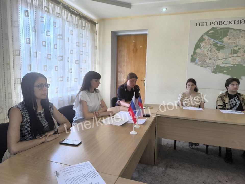 В Петровском районе провели беседу с подростками на тему "Предупреждение правонарушений среди несовершеннолетних, связанных с употреблением алкоголя и запрещенных веществ В Петровском районе провели беседу с подростками на тему "Предупреждение правонарушений среди несовершеннолетних, связанных с употреблением алкоголя и запрещенных веществ