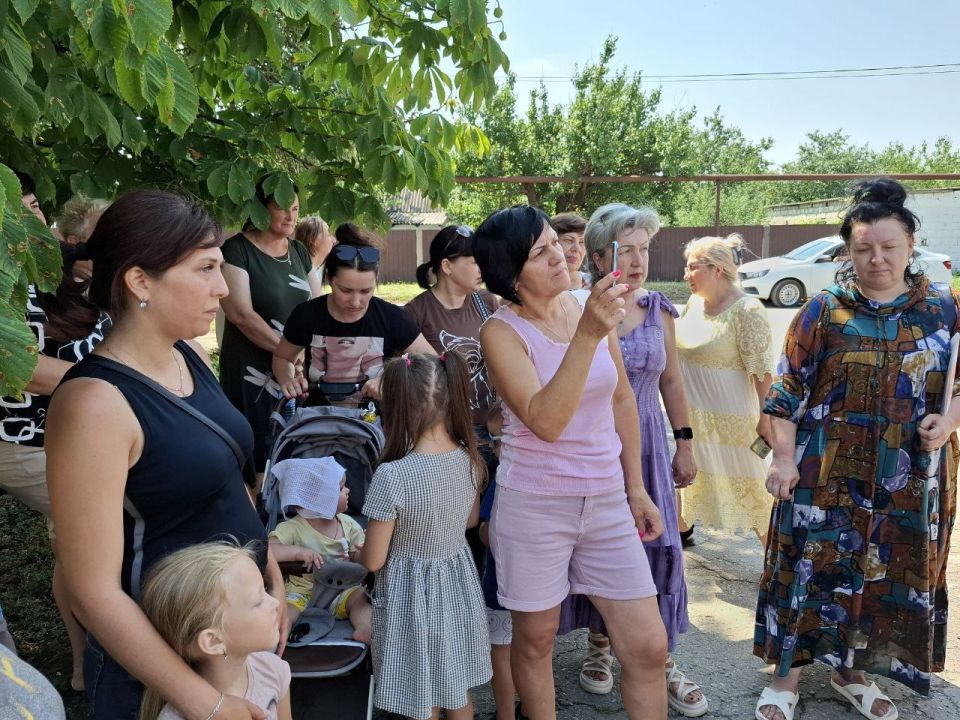 Анна Кондрыкинская: Сегодня выехала по обращениям граждан ул. Ткаченко, Тегеранская, Тюменская Красногвардейского района Макеевки Анна Кондрыкинская: Сегодня выехала по обращениям граждан ул. Ткаченко, Тегеранская, Тюменская Красногвардейского района Макеевки