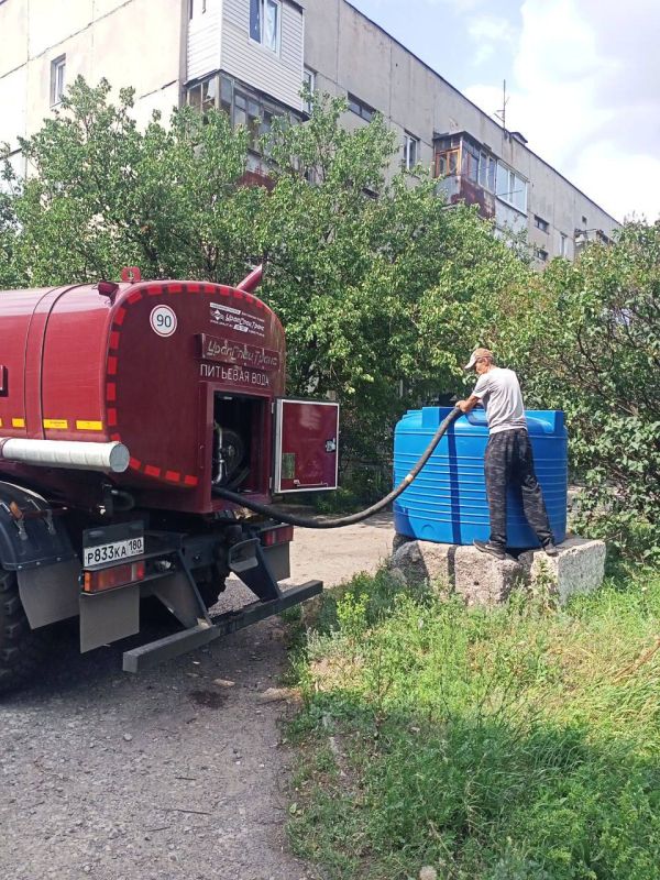 Сергей Желновач: В связи со сложной ситуацией водоснабжения на территории города Дебальцево, администрацией городского округа был организован подвоз воды на м-н Восточный, м-н 50 дет Победы, м-н Фестивальный, ГКДОУ «Детский... Сергей Желновач: В связи со сложной ситуацией водоснабжения на территории города Дебальцево, администрацией городского округа был организован подвоз воды на м-н Восточный, м-н 50 дет Победы, м-н Фестивальный, ГКДОУ «Детский...