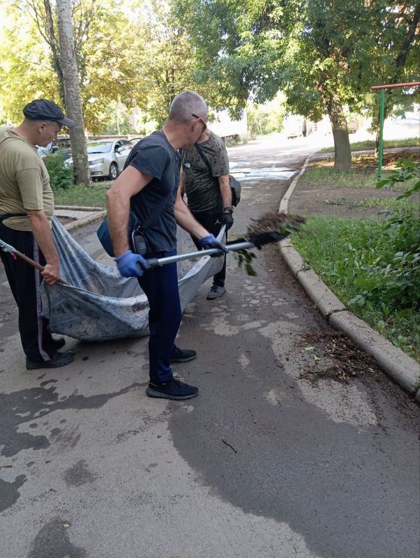 Сегодня, 14.07.2025 года, силами сотрудников жилищно-коммунальных предприятий Пролетарского внутригородского района г. Донецка были выполнены следующие работы: Сегодня, 14.07.2025 года, силами сотрудников жилищно-коммунальных предприятий Пролетарского внутригородского района г. Донецка были выполнены следующие работы: