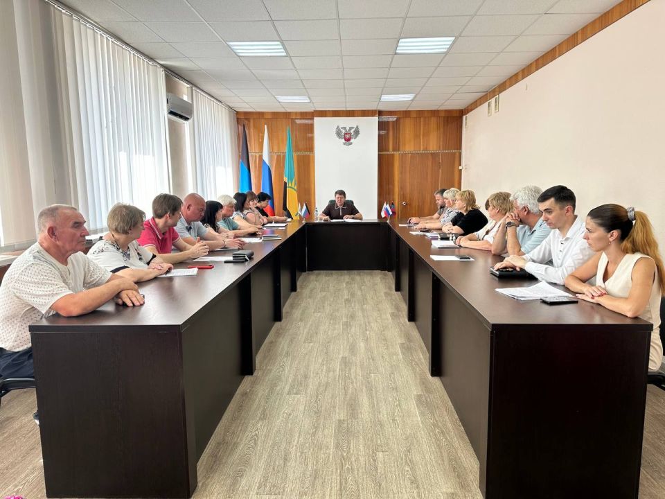 В Макеевке состоялось заседание политсовета «Единой России» В Макеевке состоялось заседание политсовета «Единой России»
