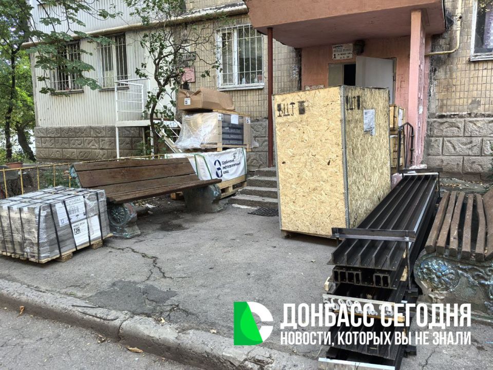В девятиэтажке по ул. Артёма в Донецке началась замена лифтового оборудования В девятиэтажке по ул. Артёма в Донецке началась замена лифтового оборудования