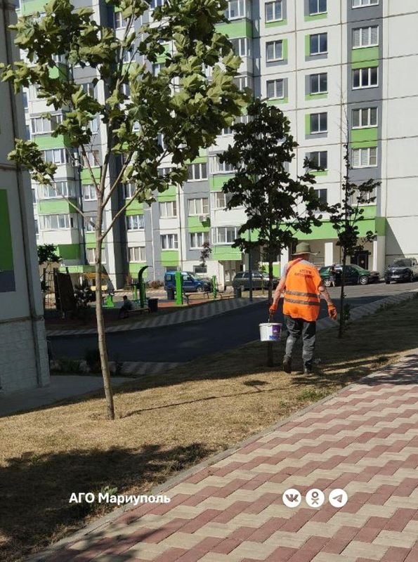 «Мариупольжилкомплекс» благоустроил более 25 придомовых территорий «Мариупольжилкомплекс» благоустроил более 25 придомовых территорий