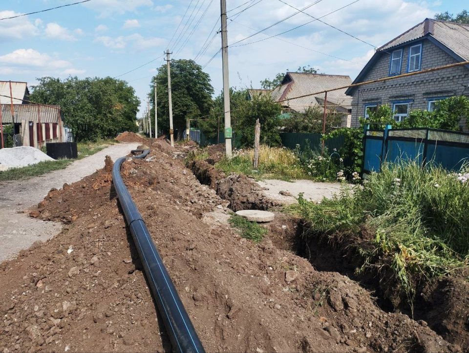 В Ждановке ведутся работы по замене водопровода В Ждановке ведутся работы по замене водопровода
