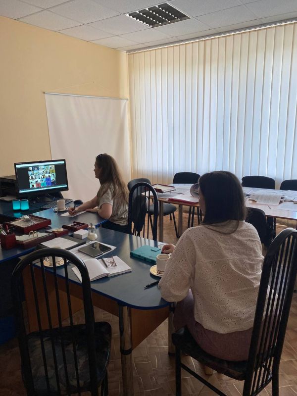 В рамках обучения Единой технологии проектирования решений по жизненным ситуациям состоялась встреча команд «Акселератора-6», участие в которой принимают представители Минтруда ДНР Алина Бакалина и Ирина Чиркова в формате... В рамках обучения Единой технологии проектирования решений по жизненным ситуациям состоялась встреча команд «Акселератора-6», участие в которой принимают представители Минтруда ДНР Алина Бакалина и Ирина Чиркова в формате...