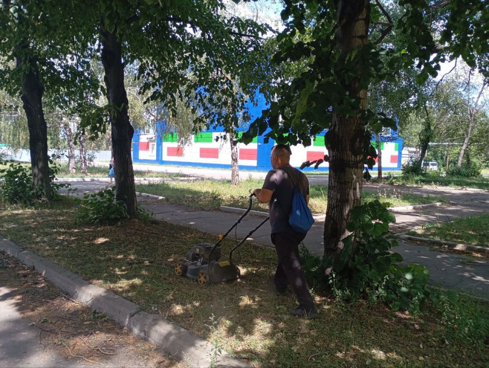 Сергей Желновач: На территории городского округа Дебальцево продолжаются работы покосу сорных и карантинных трав Сергей Желновач: На территории городского округа Дебальцево продолжаются работы покосу сорных и карантинных трав