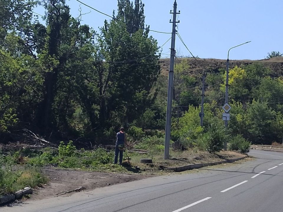 Сегодня, 15 июля, с целью приведения территории в надлежащее санитарное состояние предприятиями, организациями и учреждениями Кировского внутригородского района продолжаются работы по покосу травы на закрепленных и... Сегодня, 15 июля, с целью приведения территории в надлежащее санитарное состояние предприятиями, организациями и учреждениями Кировского внутригородского района продолжаются работы по покосу травы на закрепленных и...