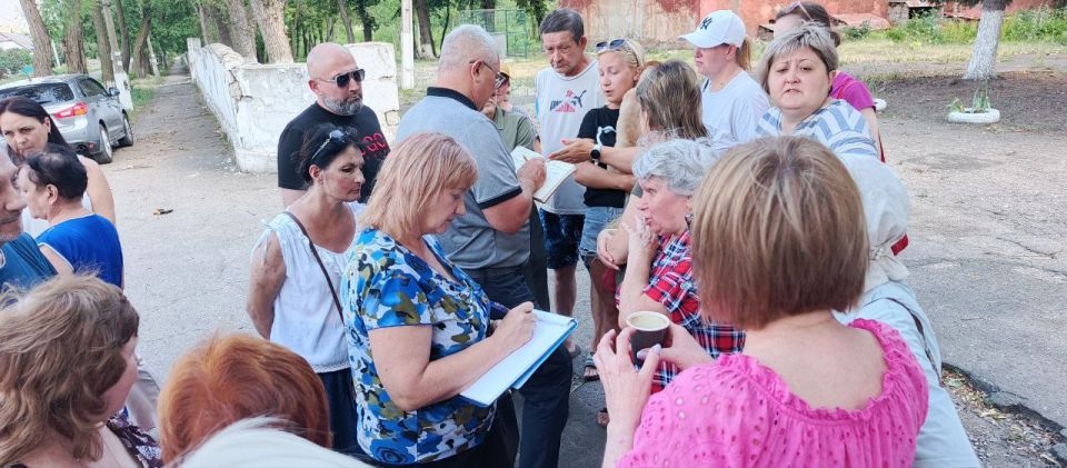Юрий Будрин: Сегодня, 15 июля 2025 года, в Кировском районе г. Донецка прошла встреча с жителями микрорайона "Коксохимзавод" Юрий Будрин: Сегодня, 15 июля 2025 года, в Кировском районе г. Донецка прошла встреча с жителями микрорайона "Коксохимзавод"