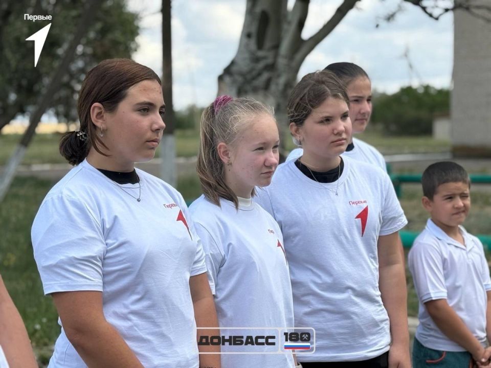 Николай Михайлов: В Старобешевском округе прошла встреча с военнослужащими Росгвардии и кинологами Николай Михайлов: В Старобешевском округе прошла встреча с военнослужащими Росгвардии и кинологами
