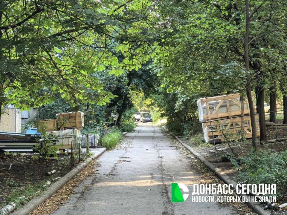 В девятиэтажке по ул. Артёма в Донецке началась замена лифтового оборудования В девятиэтажке по ул. Артёма в Донецке началась замена лифтового оборудования
