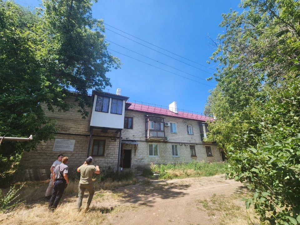 Виктория Жукова: Подрядчики Нижегородской области находятся на финальном этапе работ по обновлению кровли жилого дома в пгт Горное Виктория Жукова: Подрядчики Нижегородской области находятся на финальном этапе работ по обновлению кровли жилого дома в пгт Горное