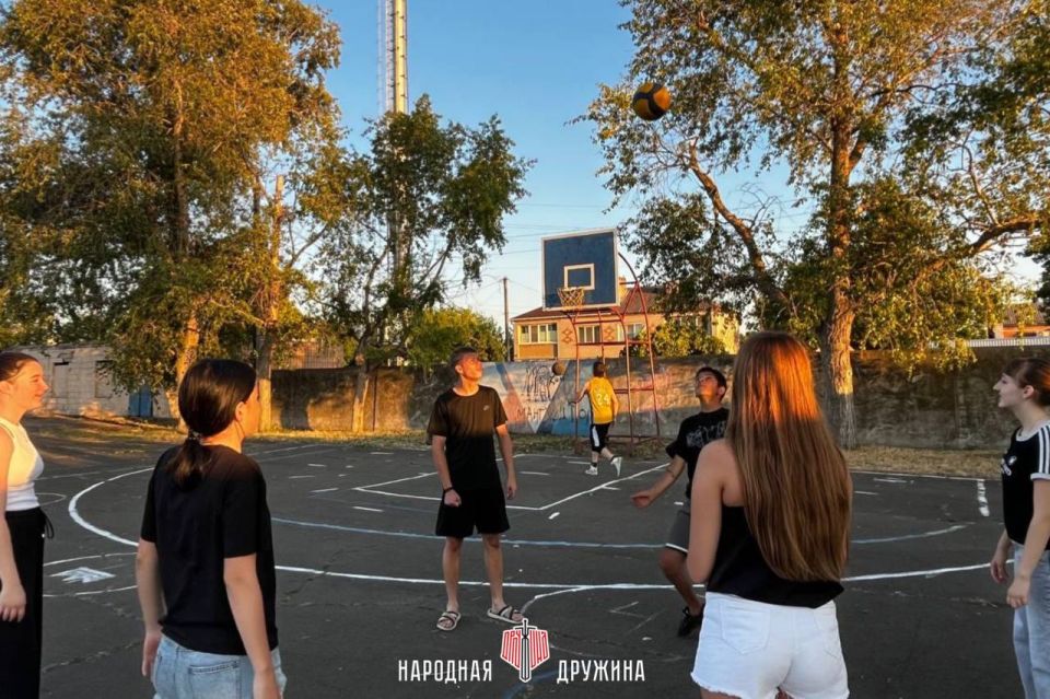Укрепляем дух товарищества! Укрепляем дух товарищества!