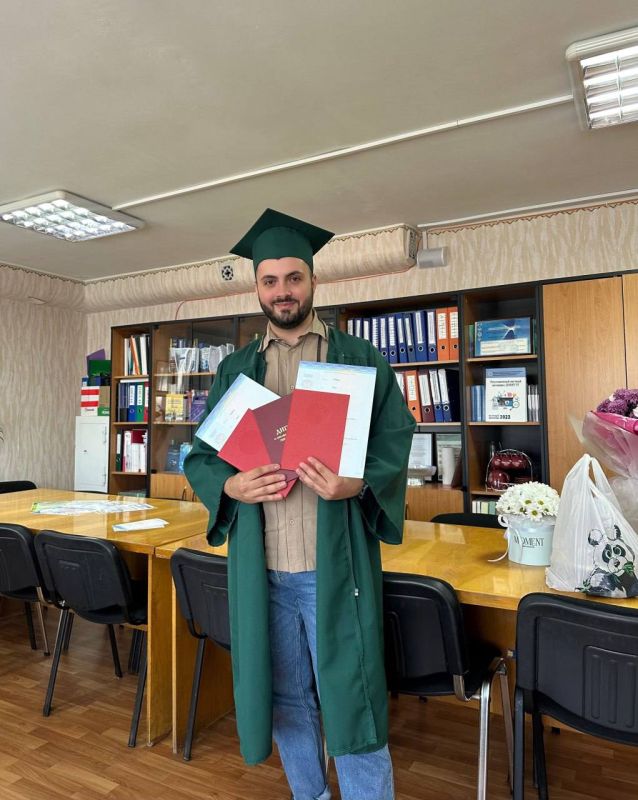 Факультет таможенного дела ДонНУЭТ поздравляет выпускников с завершением обучения и получением документов о высшем образовании! Факультет таможенного дела ДонНУЭТ поздравляет выпускников с завершением обучения и получением документов о высшем образовании!