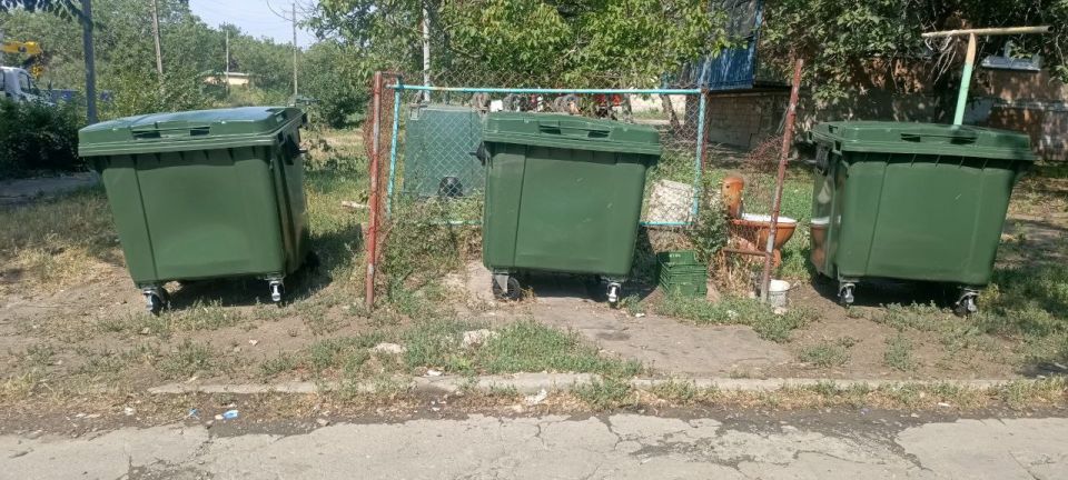 Сергей Ермаков: В Снежном ведется обновление контейнеров ТКО Сергей Ермаков: В Снежном ведется обновление контейнеров ТКО