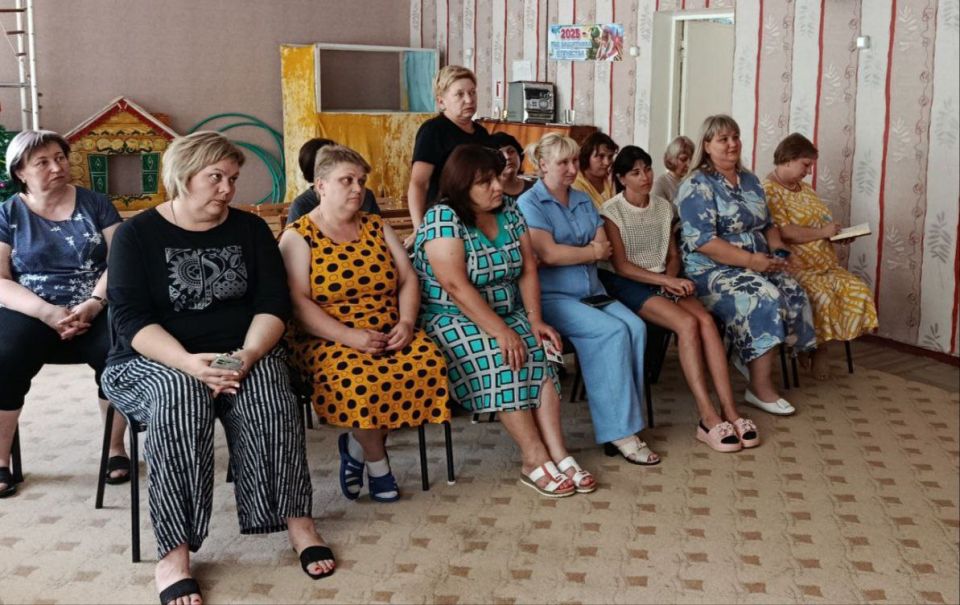 Валентина Харлашка: 16 июля провела встречу с трудовым коллективом детского сада № 106 г. Макеевки Валентина Харлашка: 16 июля провела встречу с трудовым коллективом детского сада № 106 г. Макеевки