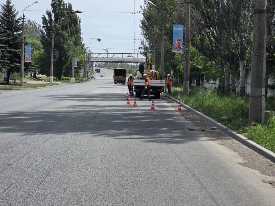 Виктория Жукова: Рабочие Нижегородской области проводят ремонт линий освещения в Харцызске Виктория Жукова: Рабочие Нижегородской области проводят ремонт линий освещения в Харцызске