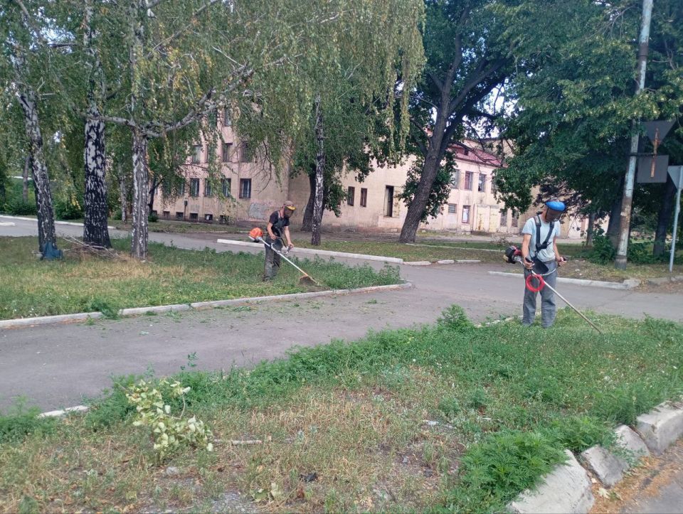 Сергей Желновач: На территории городского округа Дебальцево продолжаются работы по покосу сорных и карантинных трав Сергей Желновач: На территории городского округа Дебальцево продолжаются работы по покосу сорных и карантинных трав