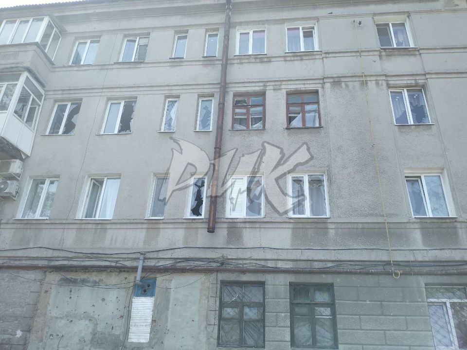 Иван Приходько: Последствия артиллерийского обстрела центра Горловки со стороны украинских нацистов Иван Приходько: Последствия артиллерийского обстрела центра Горловки со стороны украинских нацистов