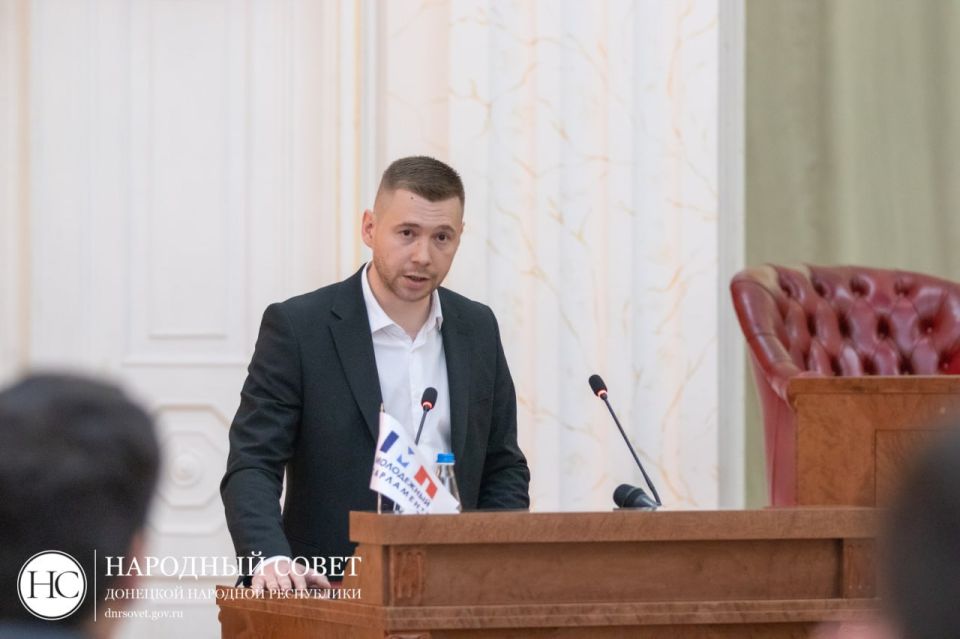 Константин Кузьмин: Состоялось первое пленарное заседание нового, четвертого созыва Молодежного Парламента ДНР! Константин Кузьмин: Состоялось первое пленарное заседание нового, четвертого созыва Молодежного Парламента ДНР!