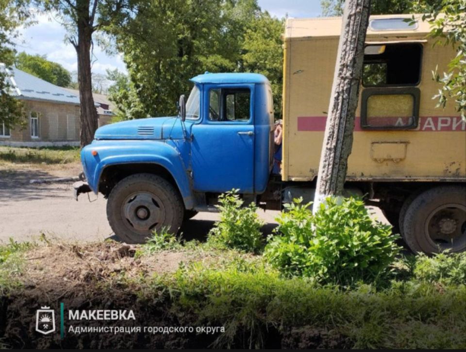 Сотрудниками МУП АГМ «Перспектива» выполнены работы: по сбору летучего мусора и очистке урн, по уборке тротуаров и дорог, по ул. Московской, Плеханова, Чубаря, Свободы, Ермощенко, Победы, Ленина, Кремлёвской; Сотрудниками МУП АГМ «Перспектива» выполнены работы: по сбору летучего мусора и очистке урн, по уборке тротуаров и дорог, по ул. Московской, Плеханова, Чубаря, Свободы, Ермощенко, Победы, Ленина, Кремлёвской;
