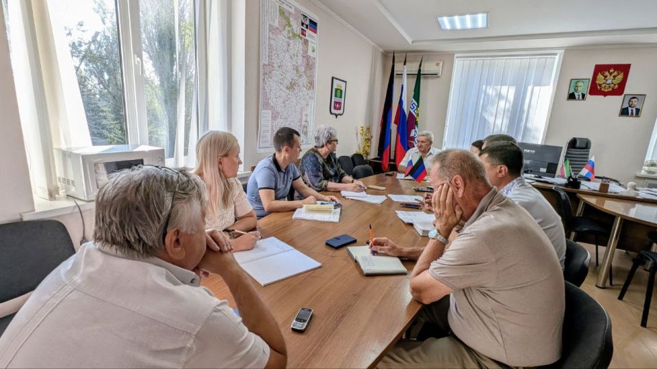Глава муниципального образования Старобешевский муниципальный округ Николай Михайлов провел оперативное совещание по текущим вопросам Глава муниципального образования Старобешевский муниципальный округ Николай Михайлов провел оперативное совещание по текущим вопросам