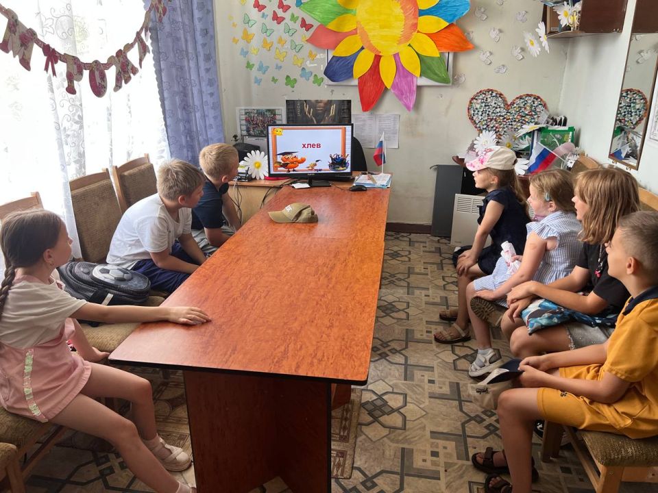 В Кировском работает пришкольная площадка «Ромашка» В Кировском работает пришкольная площадка «Ромашка»