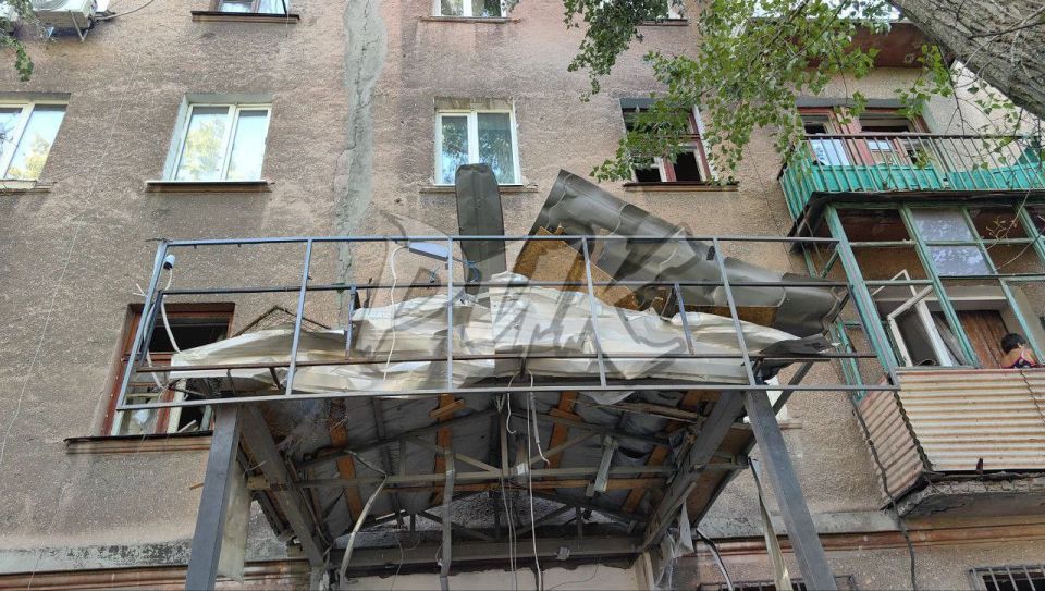 Иван Приходько: Последствия артиллерийского обстрела центра Горловки со стороны украинских нацистов Иван Приходько: Последствия артиллерийского обстрела центра Горловки со стороны украинских нацистов