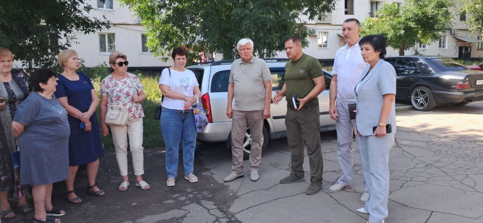 Ремонт порывов и сходы граждан: Валерий Скороходов контролирует выполнение поручений Главы ДНР Ремонт порывов и сходы граждан: Валерий Скороходов контролирует выполнение поручений Главы ДНР